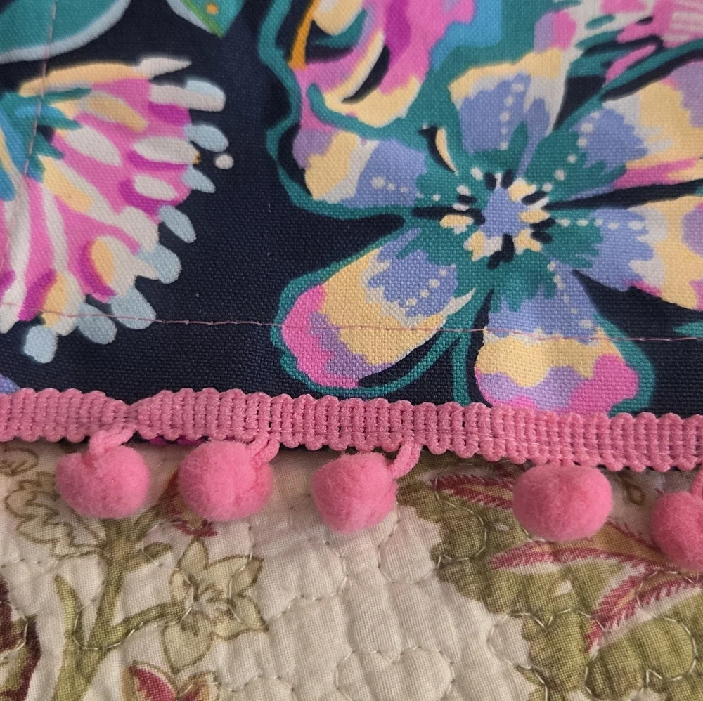 Lilly Pullitzer Guest Towel She's Got Sol